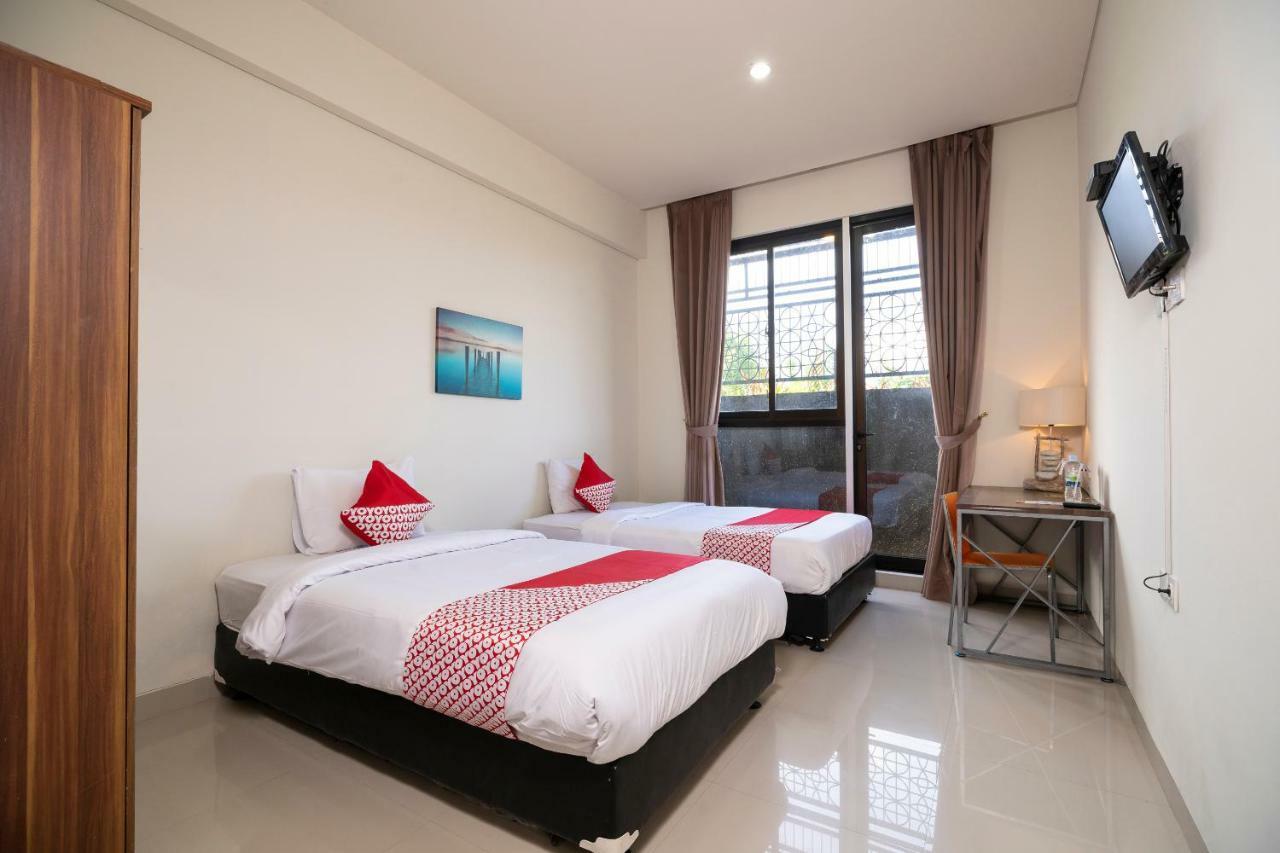 Oyo 697 Olivia Inn Denpasar Legian  Bagian luar foto