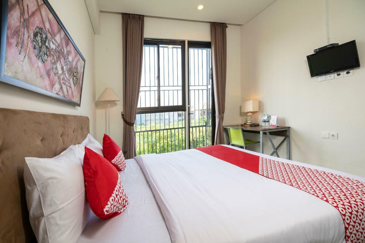 Oyo 697 Olivia Inn Denpasar Legian  Bagian luar foto
