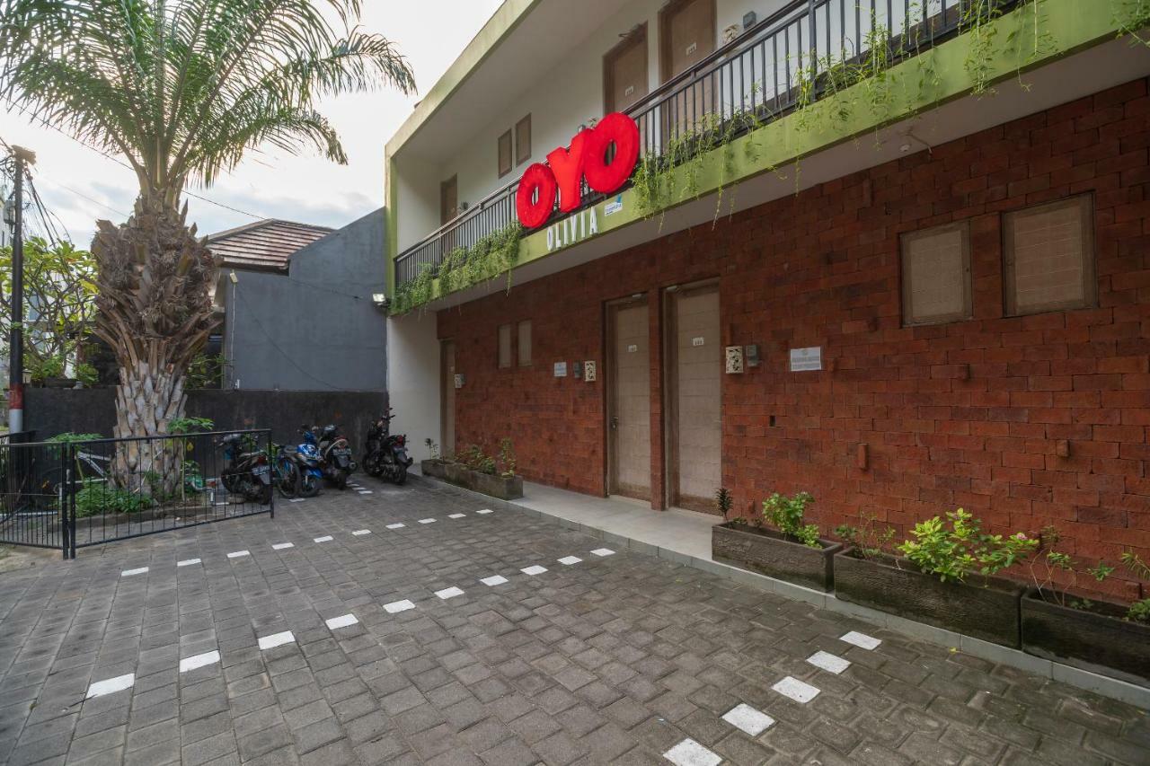 Oyo 697 Olivia Inn Denpasar Legian  Bagian luar foto