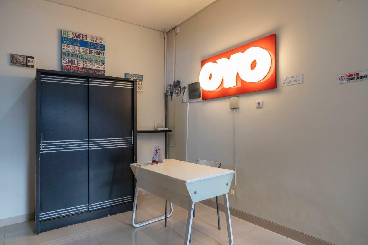 Oyo 697 Olivia Inn Denpasar Legian  Bagian luar foto