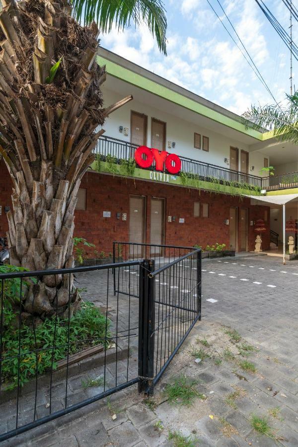 Oyo 697 Olivia Inn Denpasar Legian  Bagian luar foto