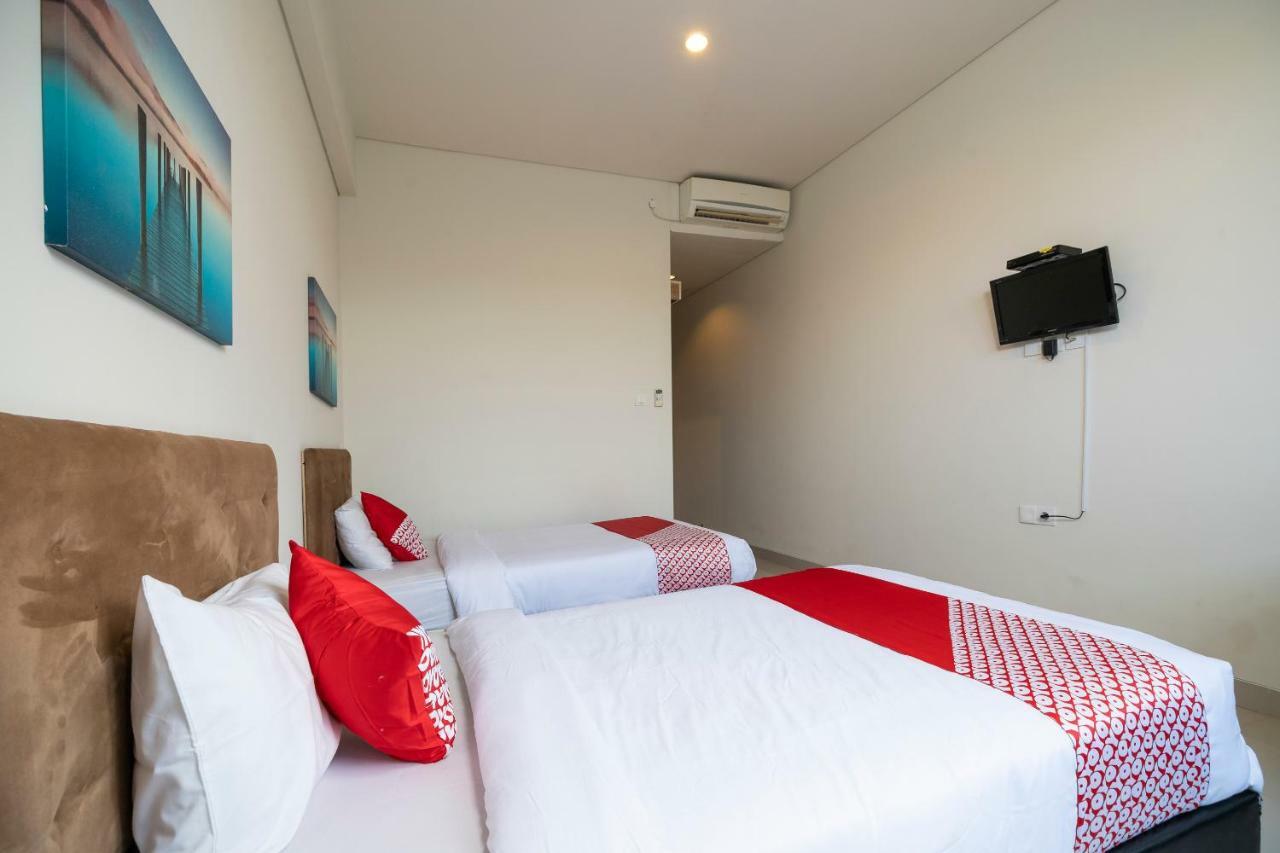 Oyo 697 Olivia Inn Denpasar Legian  Bagian luar foto