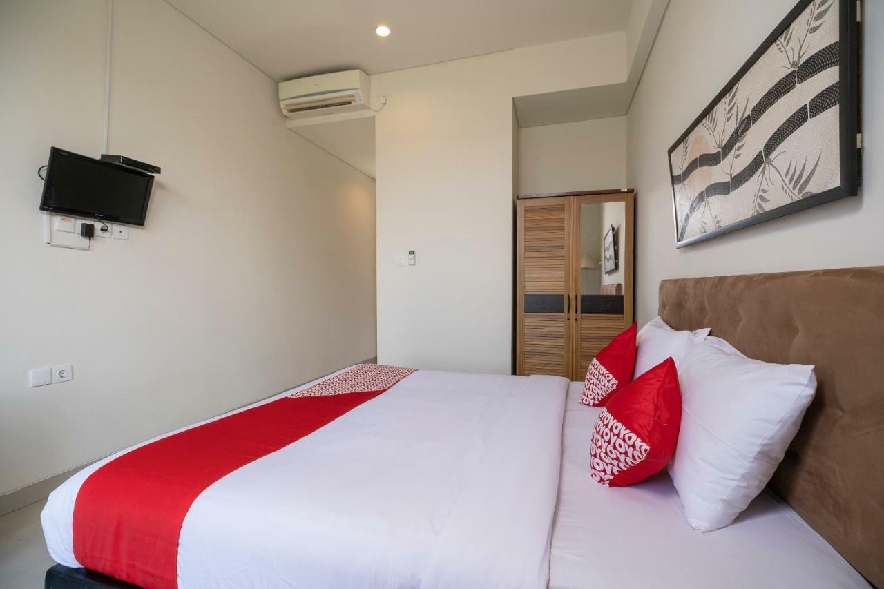 Oyo 697 Olivia Inn Denpasar Legian  Bagian luar foto