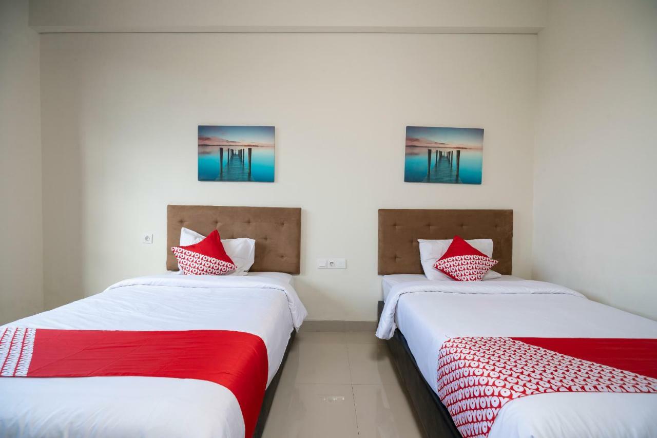 Oyo 697 Olivia Inn Denpasar Legian  Bagian luar foto