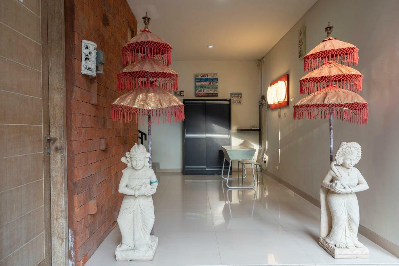 Oyo 697 Olivia Inn Denpasar Legian  Bagian luar foto