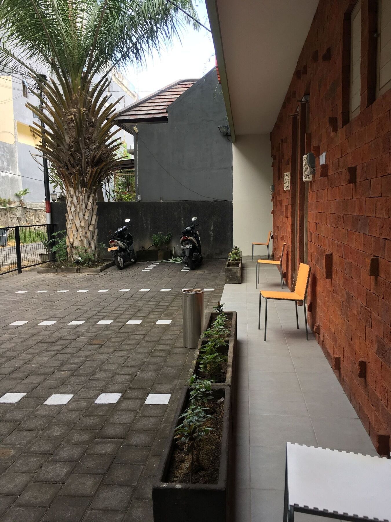 Oyo 697 Olivia Inn Denpasar Legian  Bagian luar foto