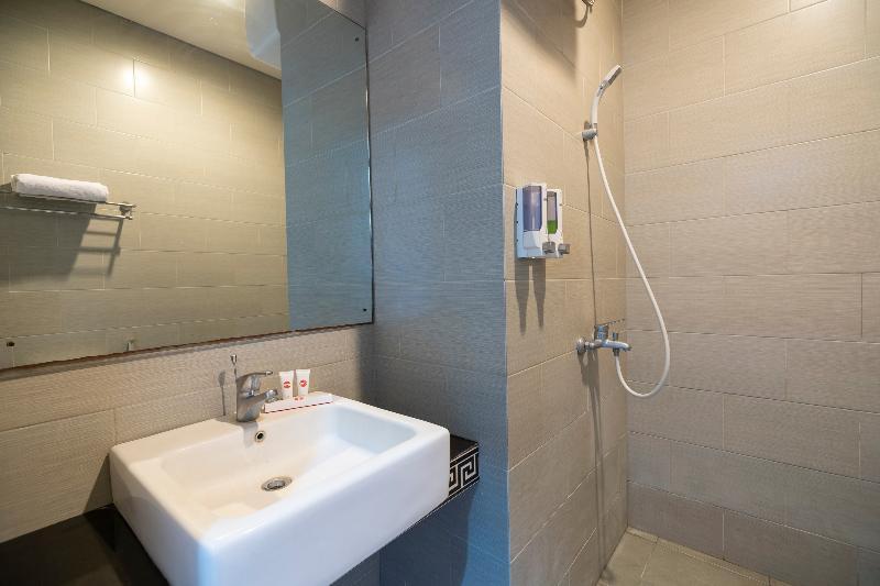 Oyo 697 Olivia Inn Denpasar Legian  Bagian luar foto